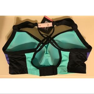 Victoria’s Secret “Angel” Sports Bra 34DD NWT!